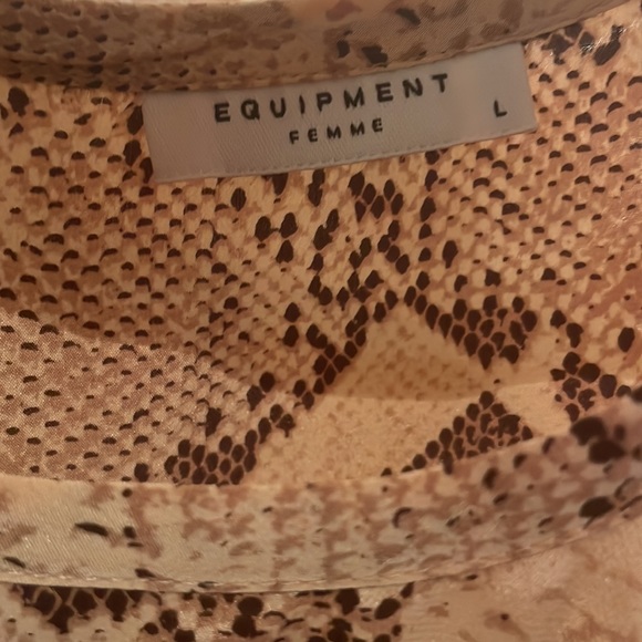 Authentic Equipment sill top. - Picture 2 of 7